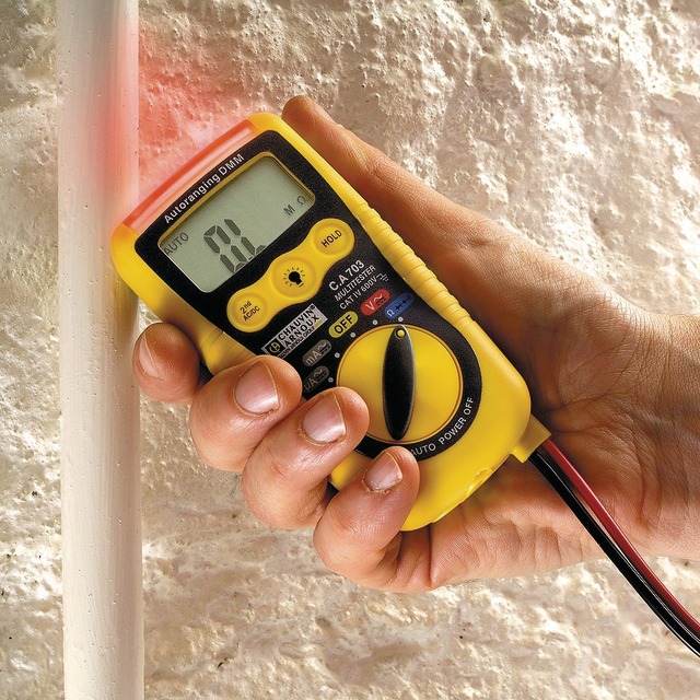 Multimetre Numerique Detecteur de Tension sans Contact C.A703 référence fournisseur 1915020